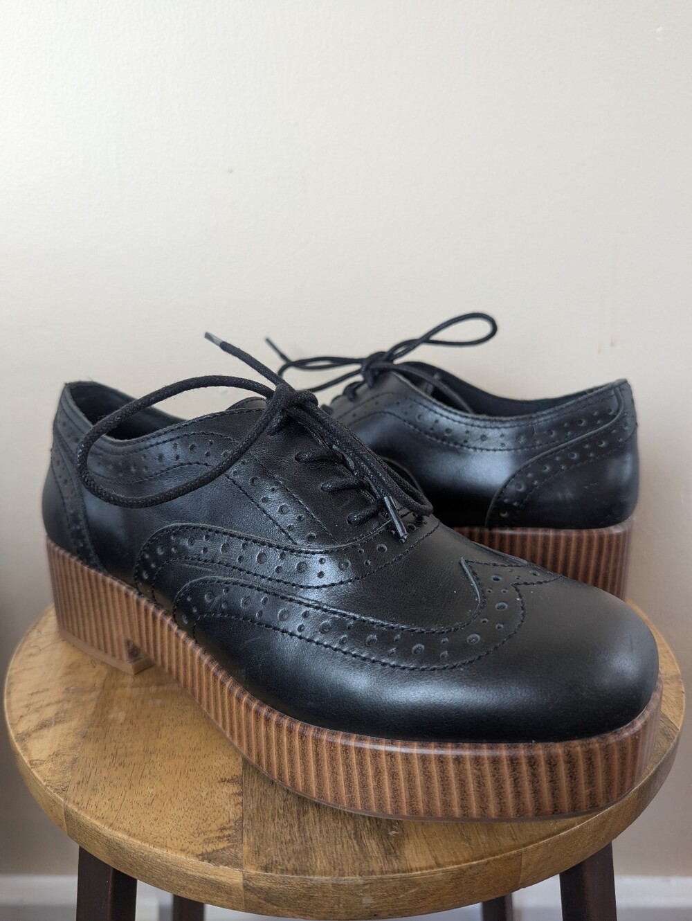 Kelsi Dagger Brooklyn Crest Platform Oxford Loafers, Black (SIZE 39/8.5)